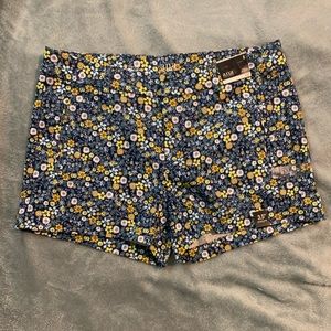 FLORAL SHORTS